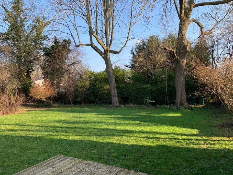 River Cabin Retreat Shepperton Esterno foto